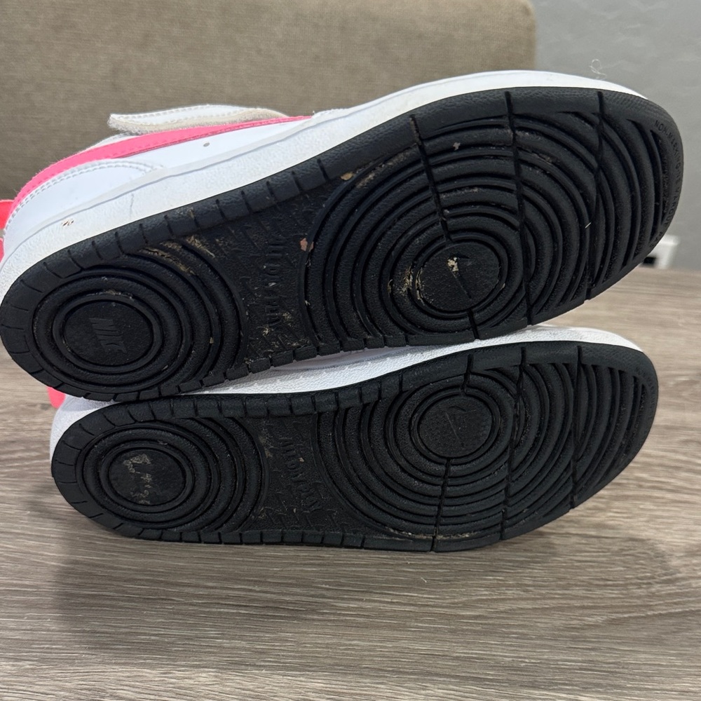 Nike Kids' Sneakers in White and Pink - Picture 6 of 6